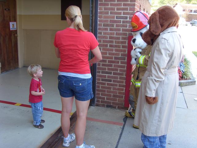 Possible future member meeting the Mascotts at the 2010 Open House